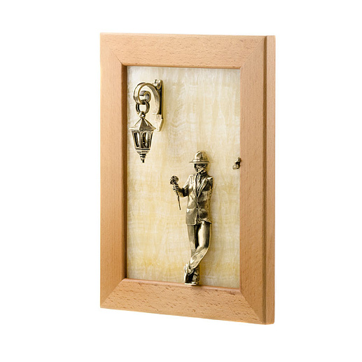 Бронзовая картина-панно "Парень с розой" без подсветки на камне оникс